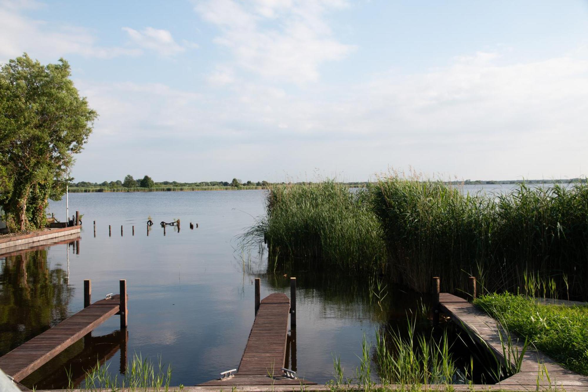 Luxe En Ruim Chalet Met Airco Bij Leekstermeer Matsloot Buitenkant foto