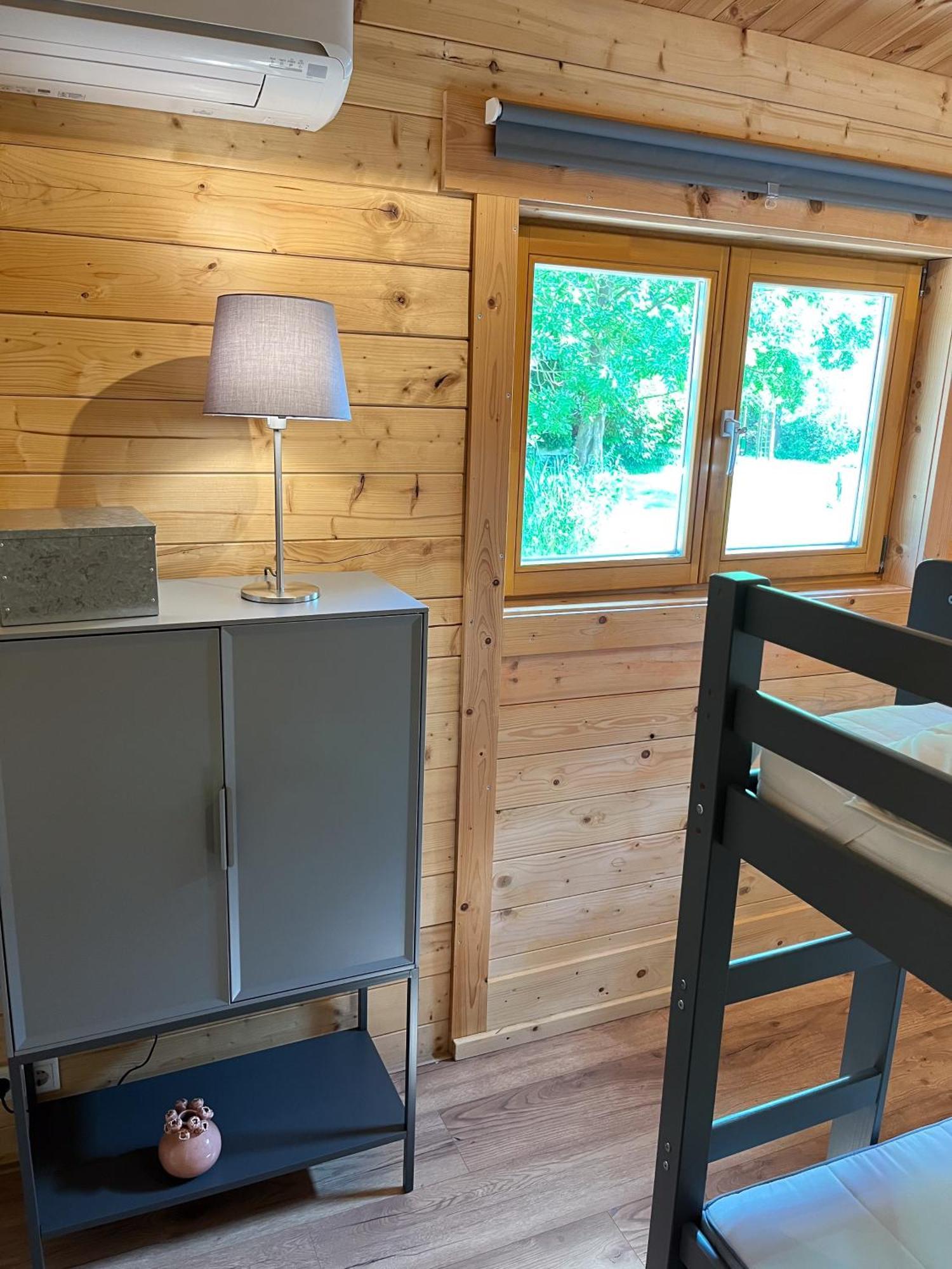 Luxe En Ruim Chalet Met Airco Bij Leekstermeer Matsloot Buitenkant foto