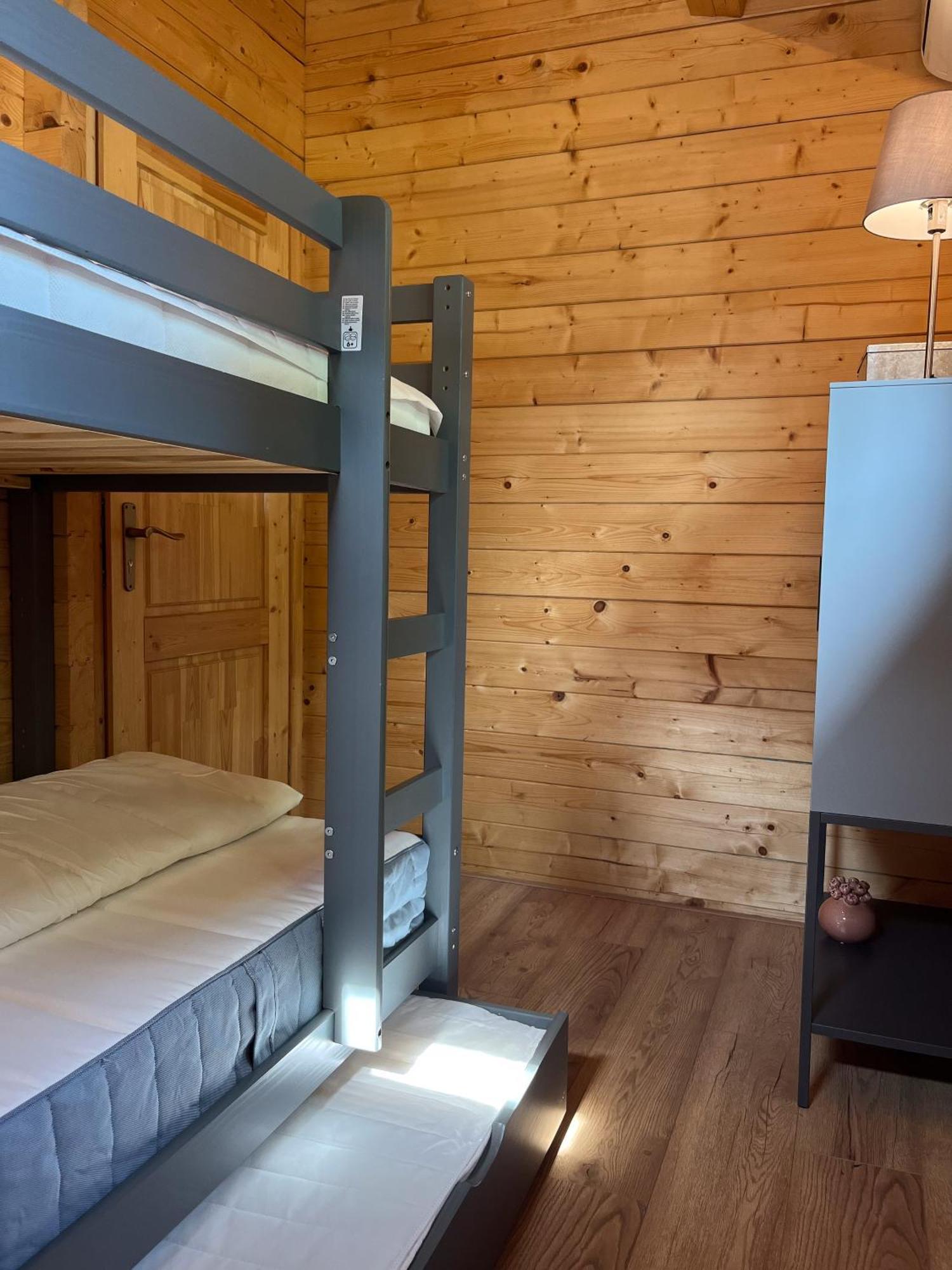 Luxe En Ruim Chalet Met Airco Bij Leekstermeer Matsloot Buitenkant foto