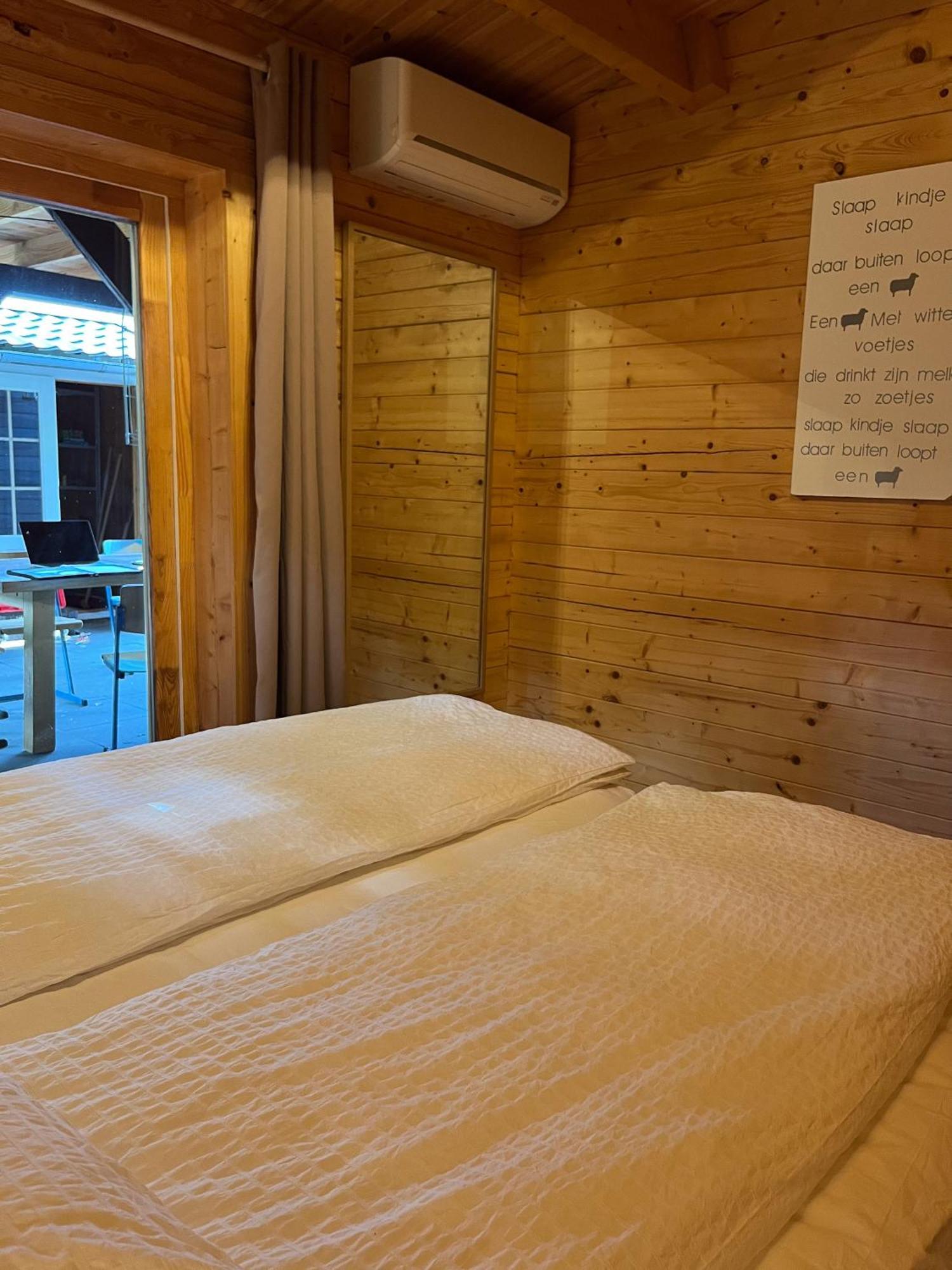 Luxe En Ruim Chalet Met Airco Bij Leekstermeer Matsloot Buitenkant foto