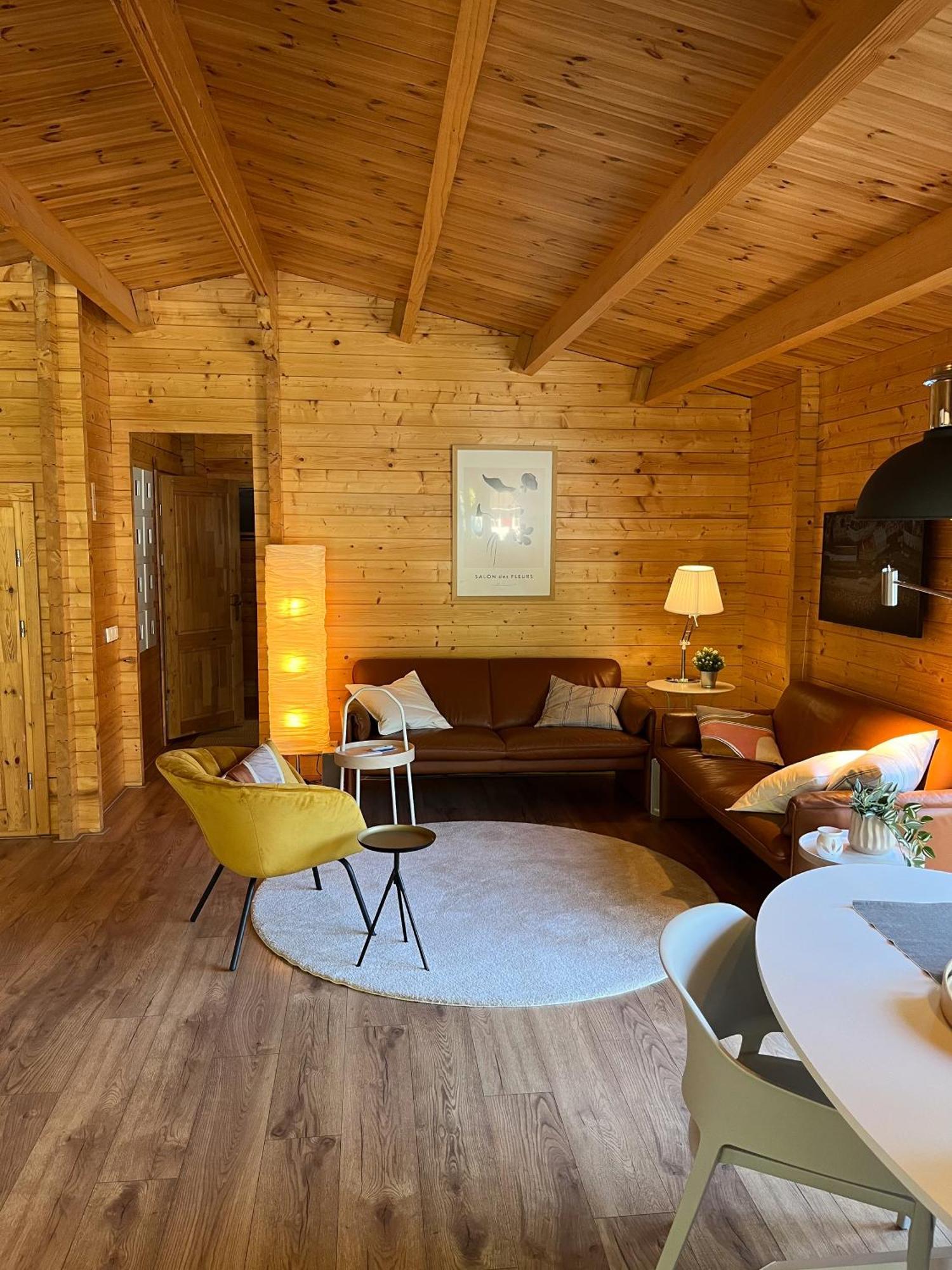 Luxe En Ruim Chalet Met Airco Bij Leekstermeer Matsloot Buitenkant foto